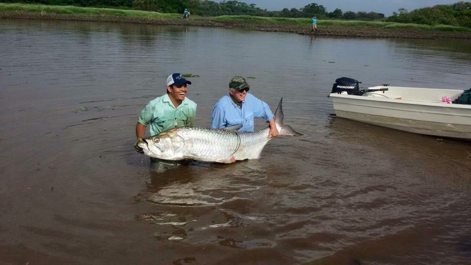 How to Catch Trophy Fish on the Fly in Costa Rica’s Offshore Waters